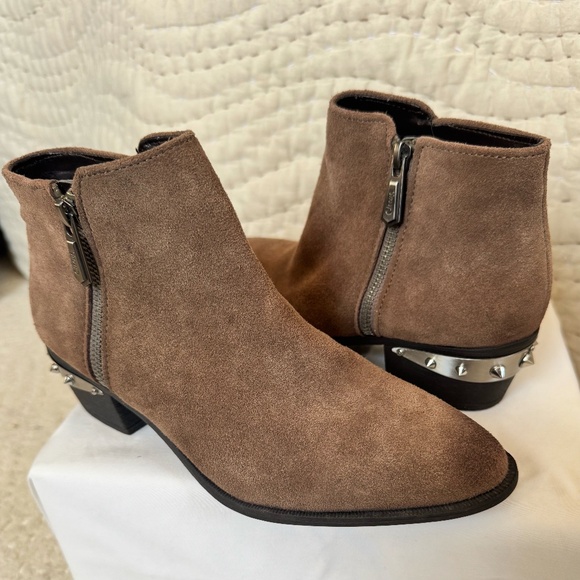 Circus Sam Edelman Holt Bootie 7.5 Brown Suede Studded Western Ankle Boot, NWOT - Picture 2 of 16